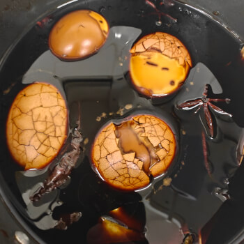 Make 5-Spice Tea Flavoured Eggs