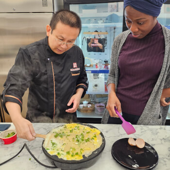 Make the Chinese Egg Pancake
